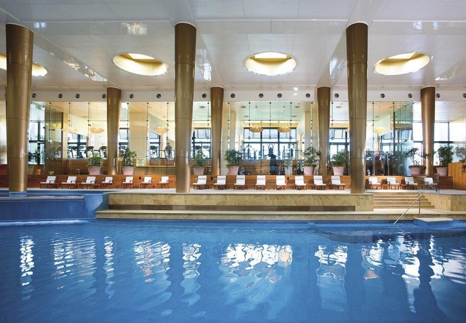 Crown Towers Melbourne Hotel Екстериор снимка The pool at the InterContinental Berlin
