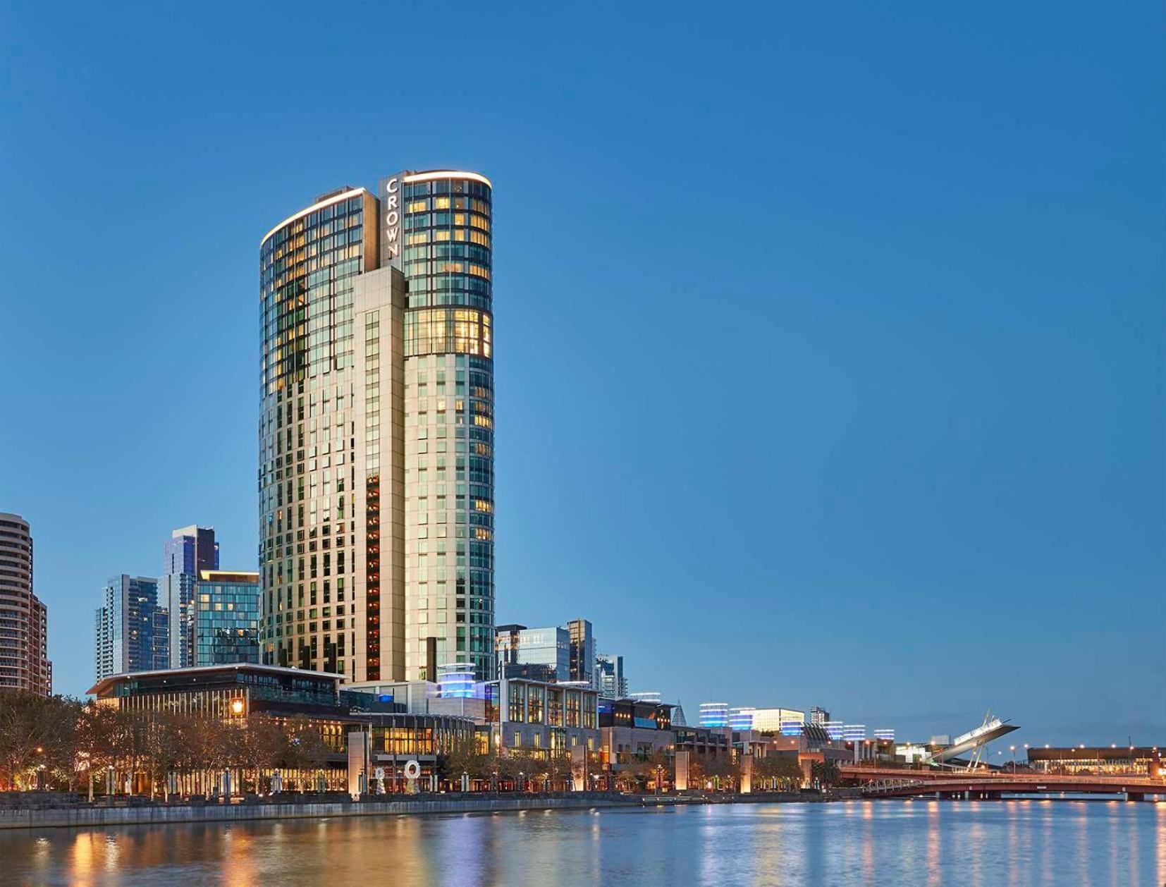 Crown Towers Melbourne Hotel Екстериор снимка The Crown Hotel at Night