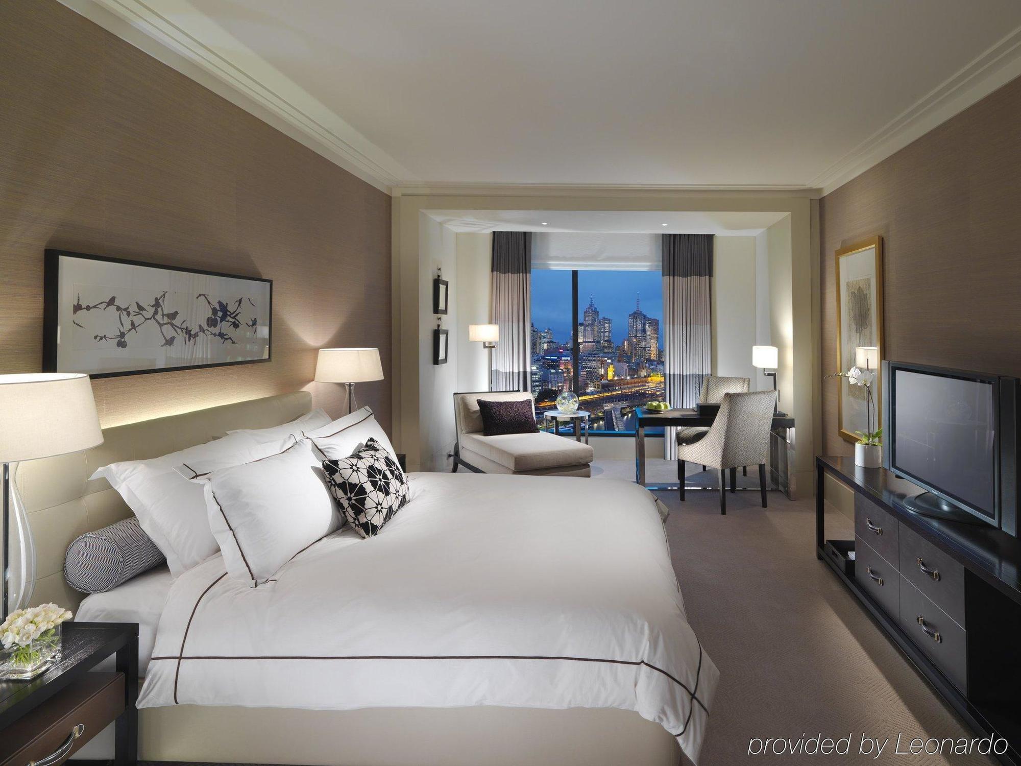 Crown Towers Melbourne Hotel Стая снимка A bedroom at the Mandarin Oriental, New York